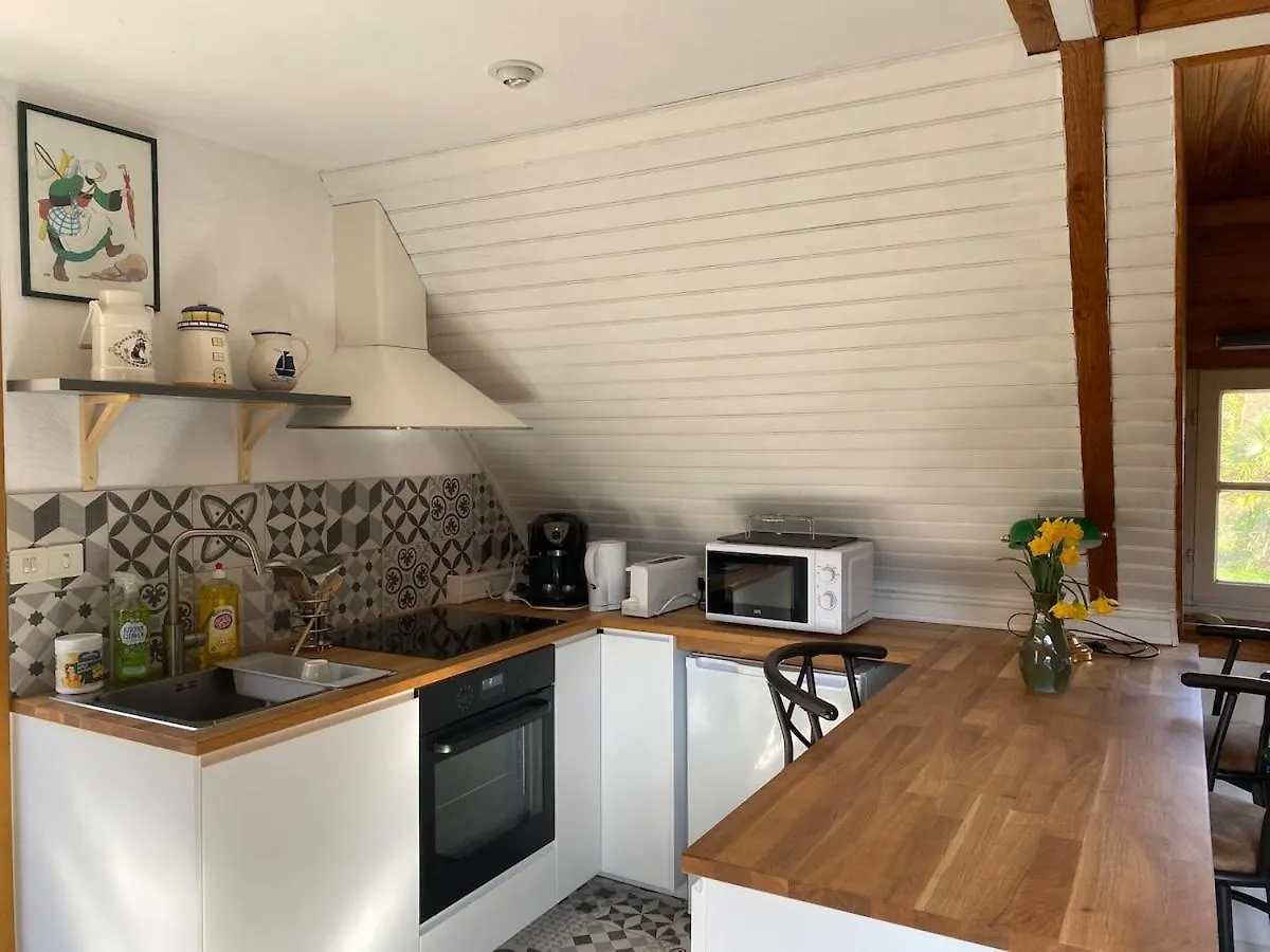 Апартаменты Appartement Cosy Dans Un Cadre Verdoyant Ланьон