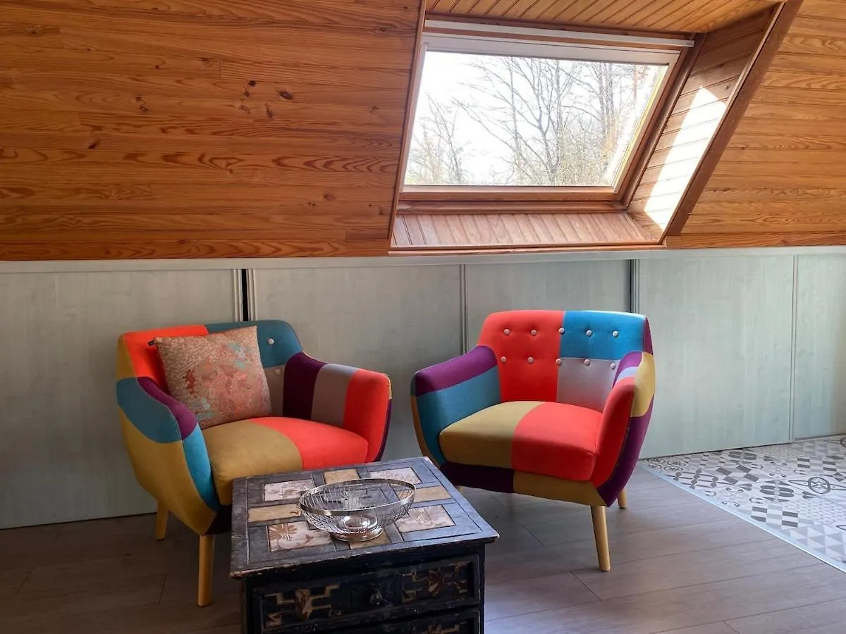 Апартаменты Appartement Cosy Dans Un Cadre Verdoyant Ланьон